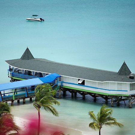 Hotel Starfish Halcyon Cove à Dickenson Bay Extérieur photo