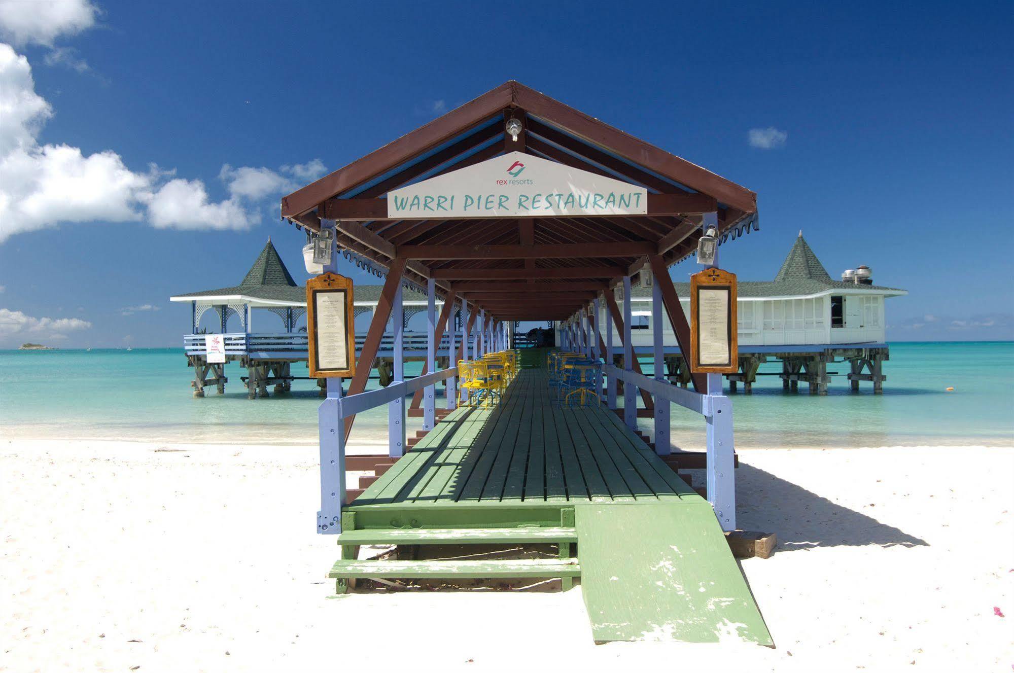 Hotel Starfish Halcyon Cove à Dickenson Bay Extérieur photo